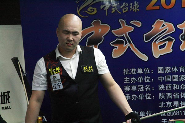 一名中场球 一名中场球